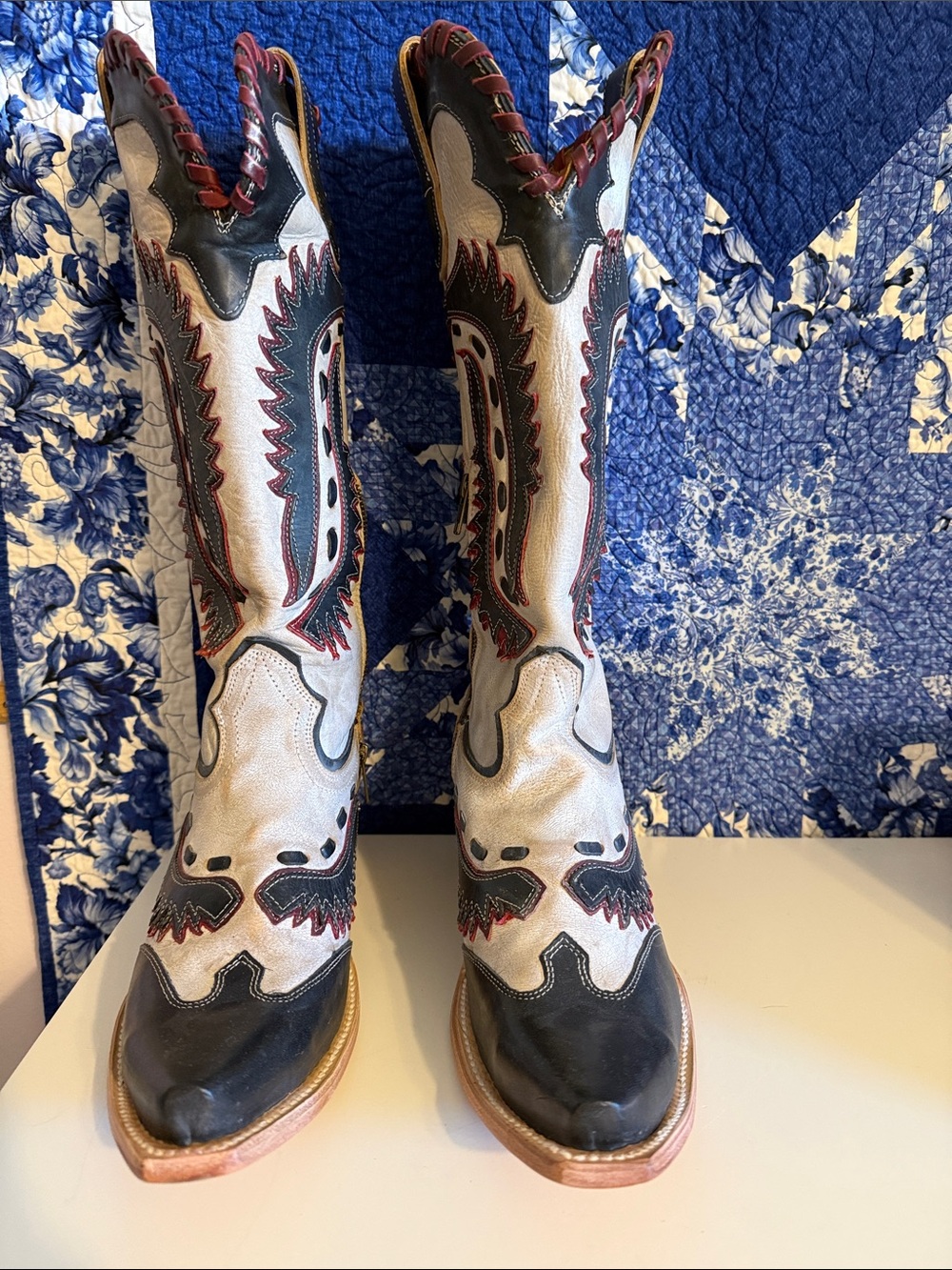 Freebird by Steven Two-Tone Black, White & Red Western Cowboy Boots never worn.